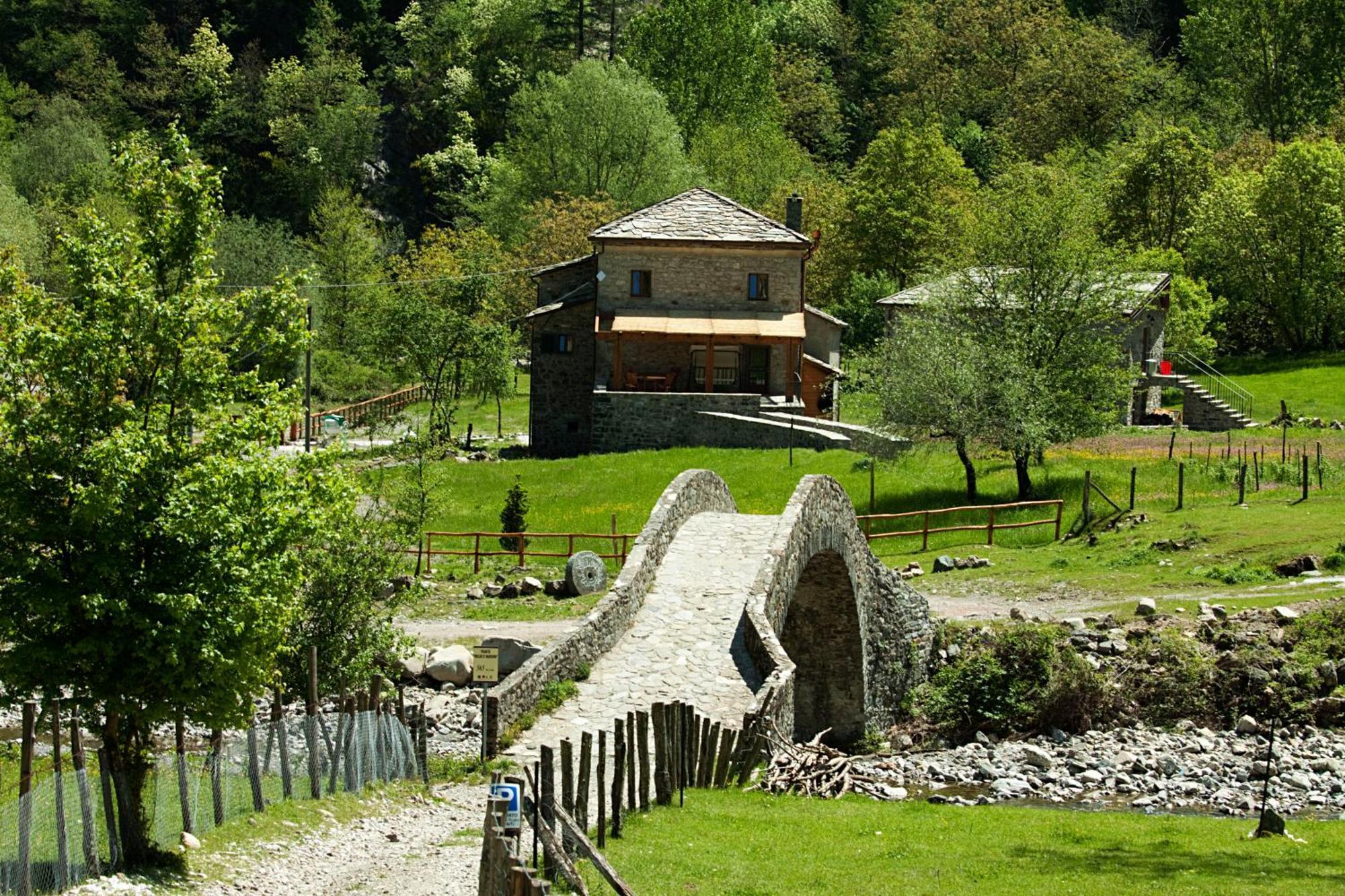 Bed and Breakfast Agriturismo Mulino Marghen - Restored Watermill - Retreat Center Zeri Екстер'єр фото