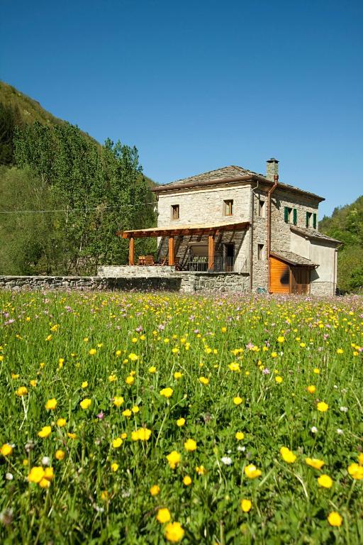 Bed and Breakfast Agriturismo Mulino Marghen - Restored Watermill - Retreat Center Zeri Екстер'єр фото